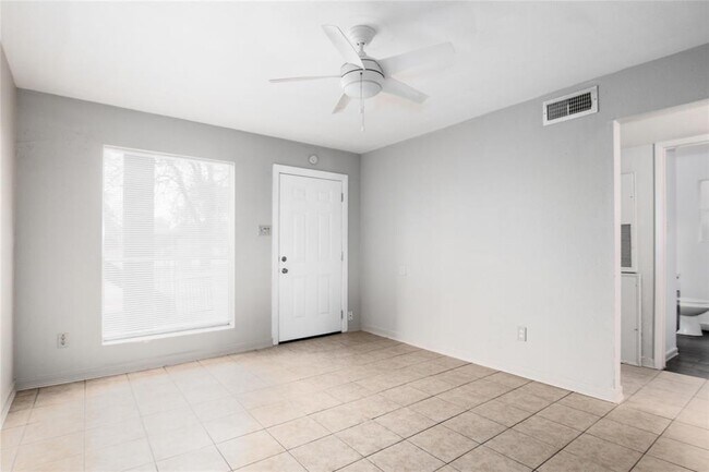 Building Photo - 9018 Grannis St