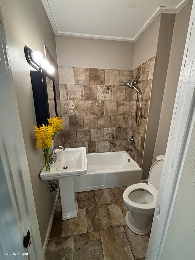 Foto del edificio - 154 Daly Ave