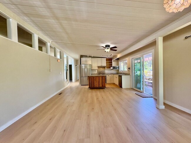 Foto del edificio - Charming 3bd/3ba Home With Cottage Mill Va...