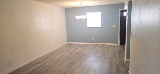 Building Photo - 300 Bonnie Blvd