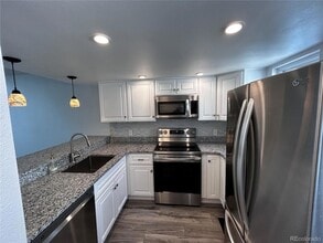 Building Photo - 7250 Devinney Ct