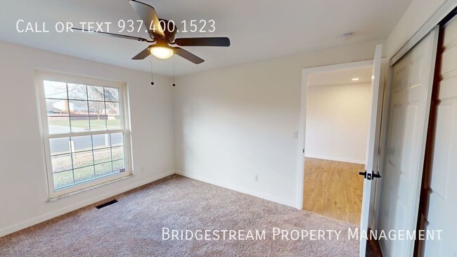 Building Photo - Beautiful, modern ranch level 3 bedroom, 2...