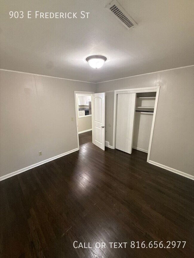 Foto del edificio - 903 E Frederick St