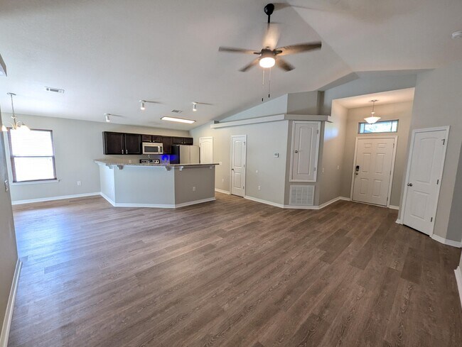 Foto del edificio - 8450 Island Dr