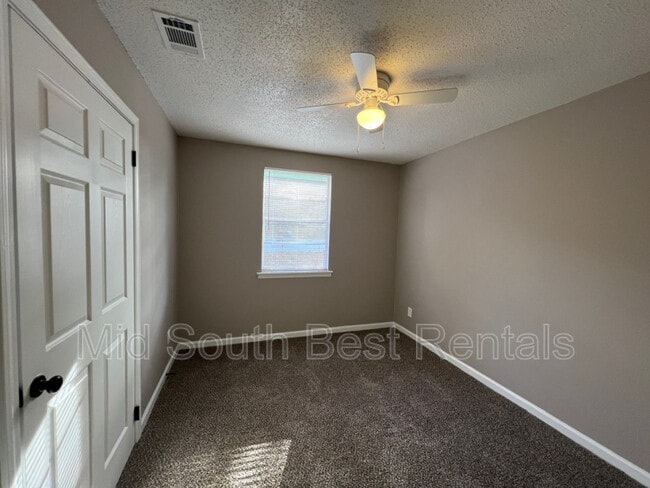 Building Photo - 1690 Silver St