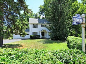 Building Photo - 425 Highland Ave