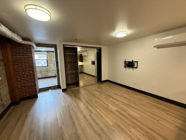Foto del edificio - 160 Liberty St NE