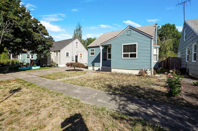 Foto del edificio - 1830 Cottage St NE