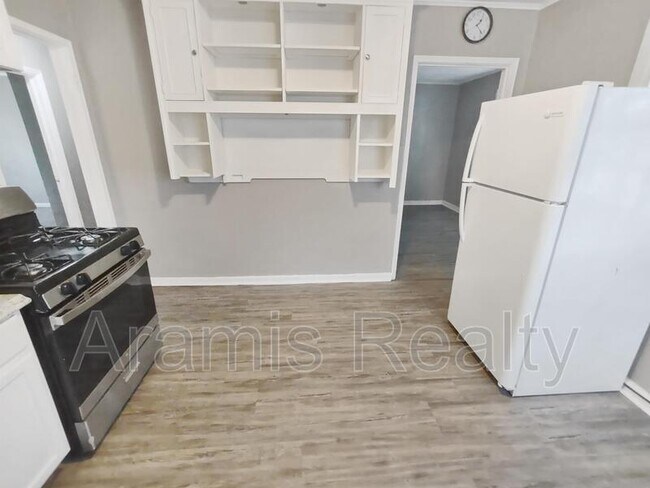 Foto del edificio - 463 Ramona St