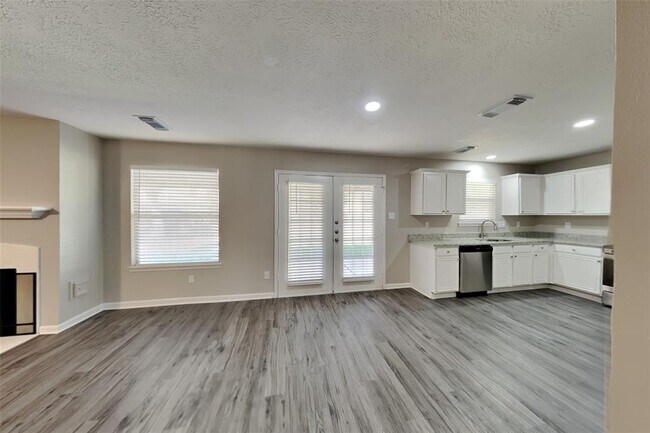 Building Photo - 19414 Misty Cove Dr