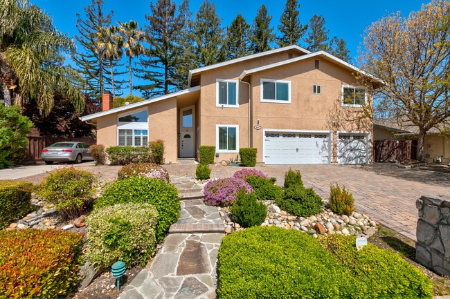 Building Photo - 3047 Montevideo Dr