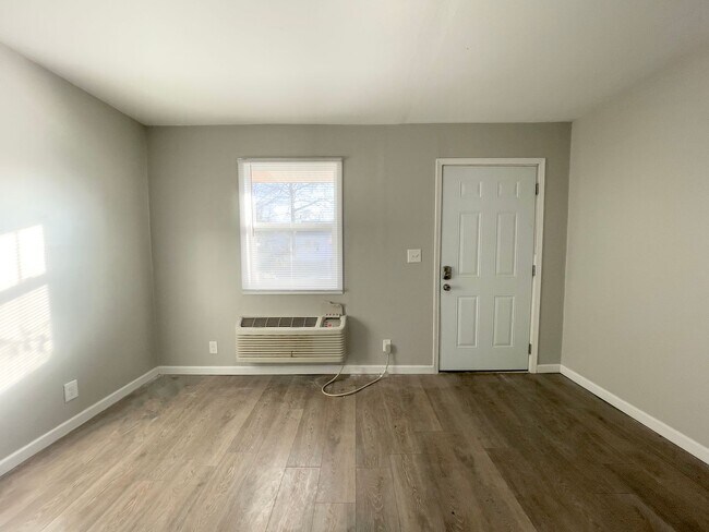 Foto del edificio - Near Local Shops and Restaurants