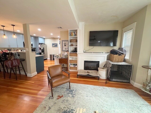Foto del edificio - 211 W 8th St