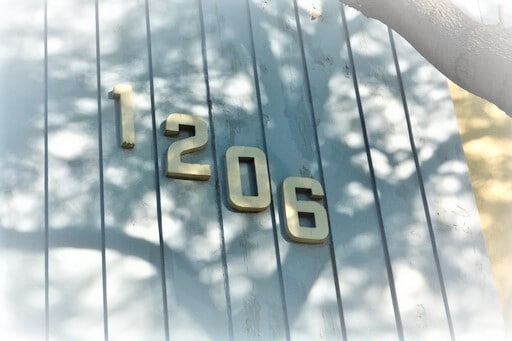 Building Photo - 1206 N Hayworth Ave
