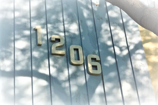 Foto del edificio - 1206 N Hayworth Ave