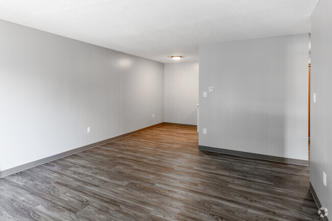 1BR, 1BA - 650SF - Living Room - Clear Brook Apartments