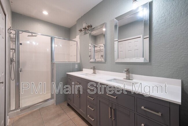 Building Photo - 5014 Maxon Terrace
