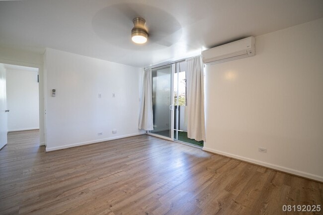 Building Photo - 1402 Piikoi St