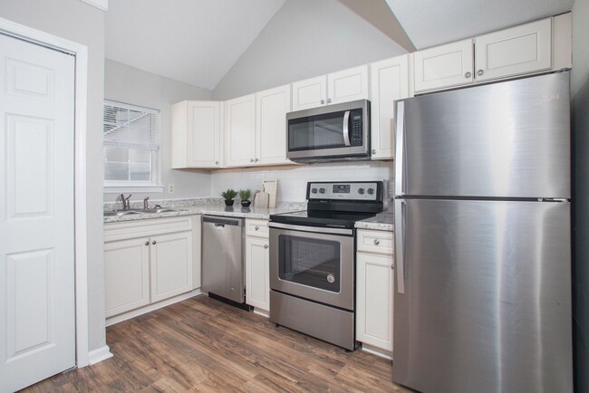 Building Photo - HALF OFF-1st MONTH RENT The Lofts at Crown...