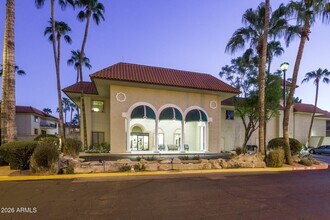 Building Photo - 10330 W Thunderbird Blvd