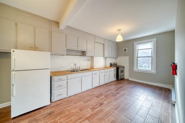 Building Photo - 6515 Park Ave