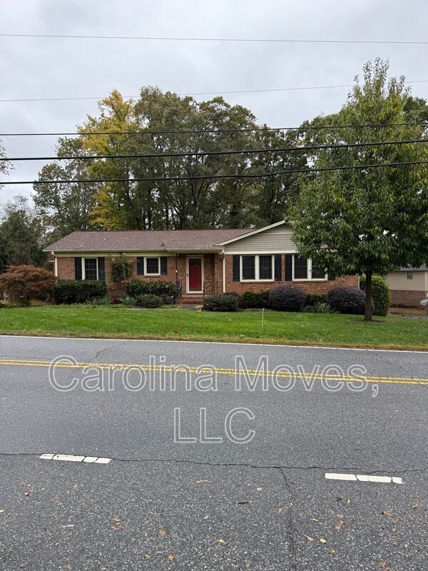 Photo - 708 W Lee Rd House