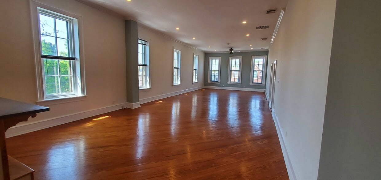 107 S Orange St Unit Loft, Media, PA 19063 Apartments in Media, PA