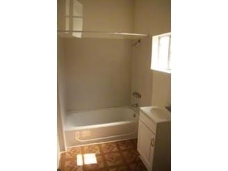  - 1135 E 12th St
