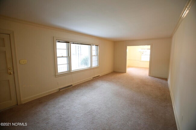 Foto del edificio - 503 Albert Ave NW