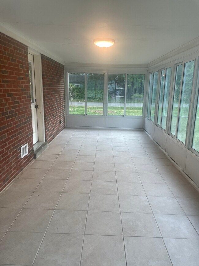 Building Photo - 3303 Willow Way