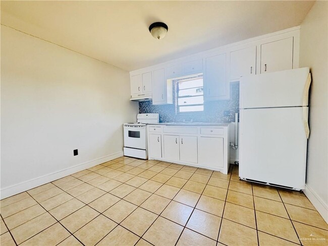 Building Photo - 1002 Miller Ave