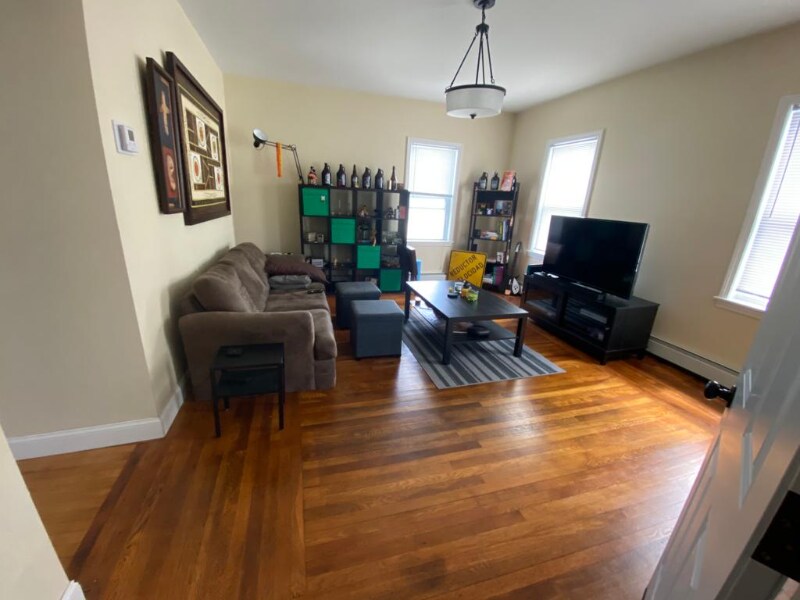 47 Maple St Unit 2, Providence, RI 02903 Room for Rent in Providence