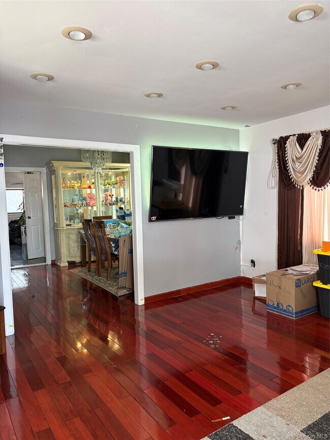 Foto del edificio - 87-29 254th St