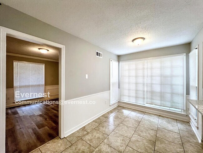 Foto del edificio - 2199 Kingsrow Pkwy