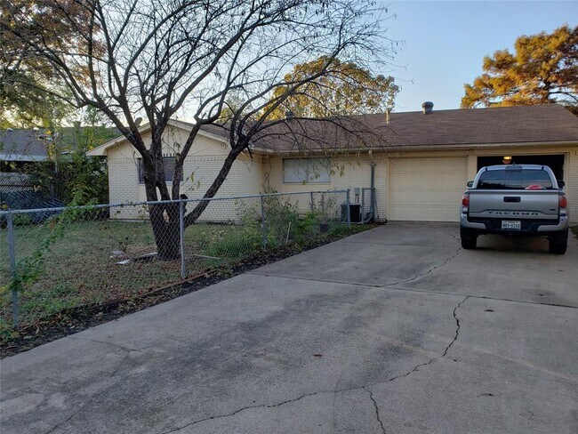 Foto del edificio - 3730 Crestview Dr