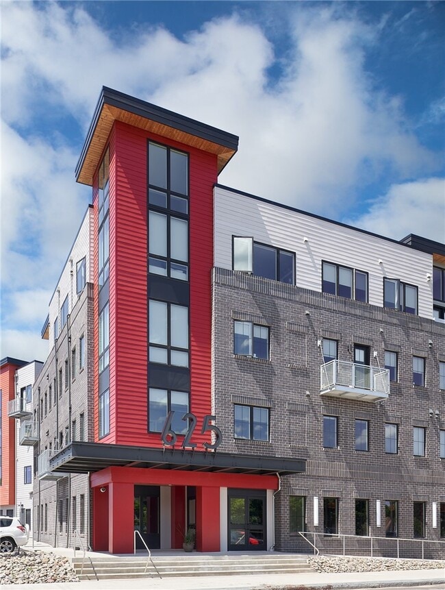 Building Photo - 625 S Goodman St