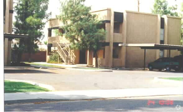 Building Photo - Quail Run