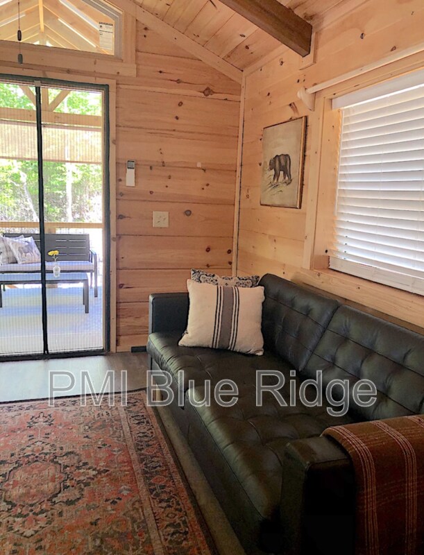 1566 Old Mill Rd, Hendersonville, NC 28792 House Rental in