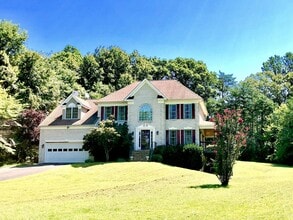 Building Photo - 31 Willowmere Ct