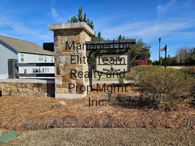 Foto del edificio - 990 Pennington Dr