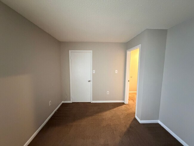 Foto del edificio - Avalon Townhomes