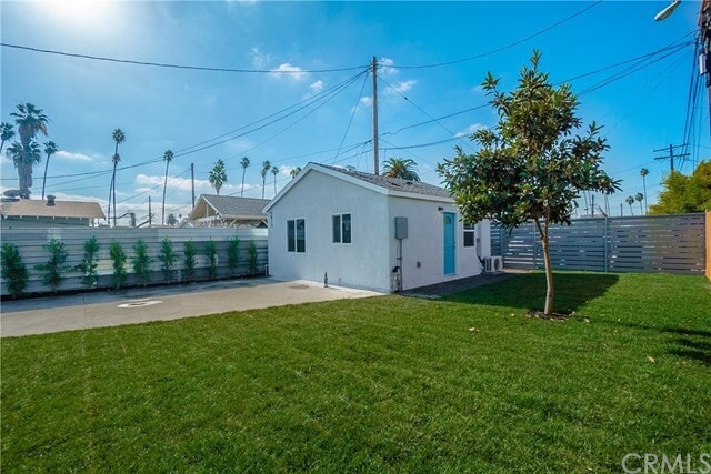 Amazing Back House - 5015 Denker Ave