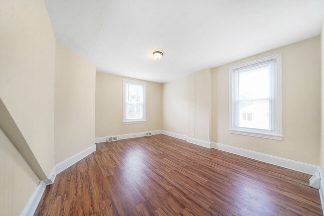 Building Photo - 661 Downingtown Pike