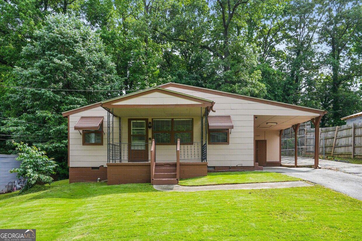 Primary Photo - 148 Lake Dr