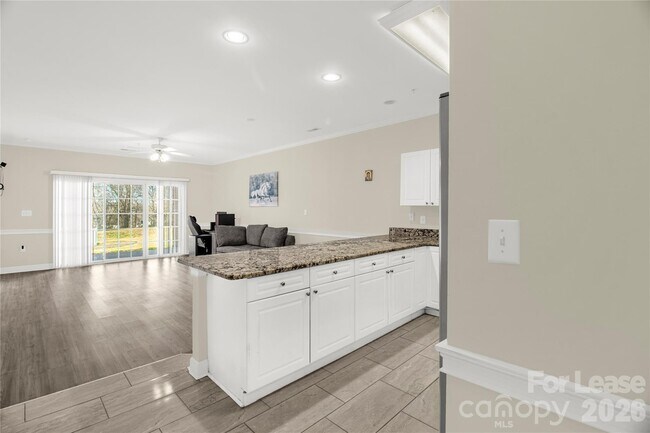 Building Photo - 9047 Meadow Vista Rd