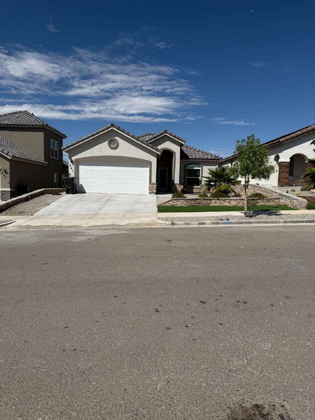 Primary Photo - 241 Penbridge Pl