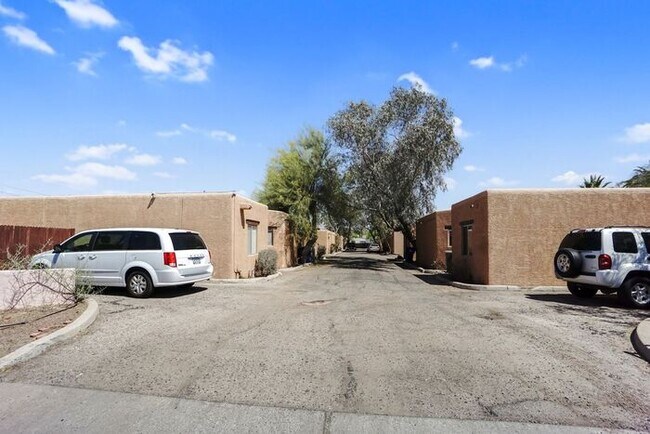 Foto del edificio - 4325 E Fairmount St
