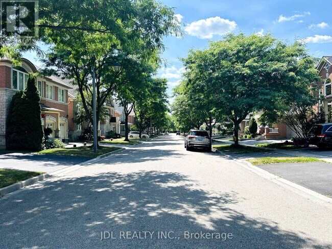 Building Photo - 22 Lionheart Ln