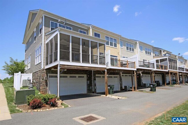 Building Photo - 866 Belvedere Boulevard