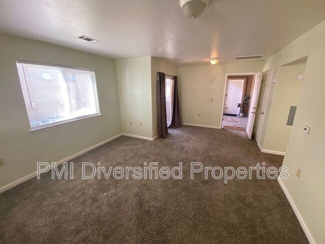 Building Photo - 965 Prater Way